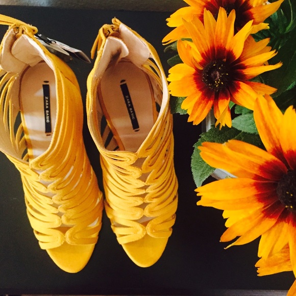 Zara Caged-style yellow heels - Picture 4 of 6